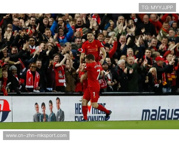 利物浦快速边路推进，迪亚斯抽射太正