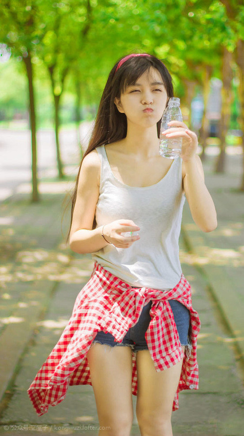 “滑轮赛场风云再起,成都滑轮中心见证突破极限”